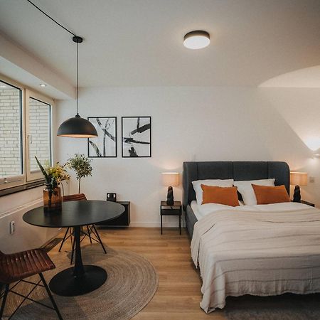 Downtown Apartment Mit Luxusbad Am Hafen Nur 5 Minuten Zu Fuss In Die Innenstadt Und Zum Bahnhof! Oldenburg Esterno foto