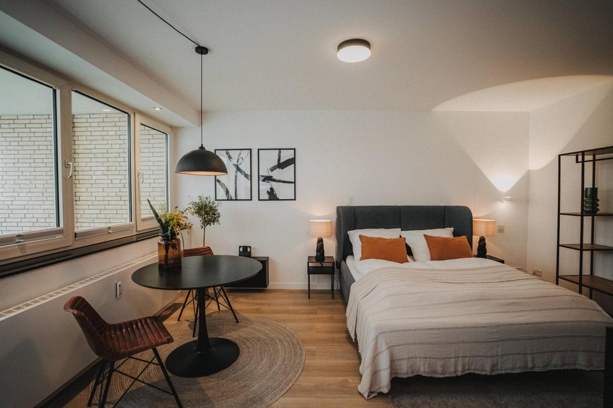 Downtown Apartment Mit Luxusbad Am Hafen Nur 5 Minuten Zu Fuss In Die Innenstadt Und Zum Bahnhof! Oldenburg Esterno foto