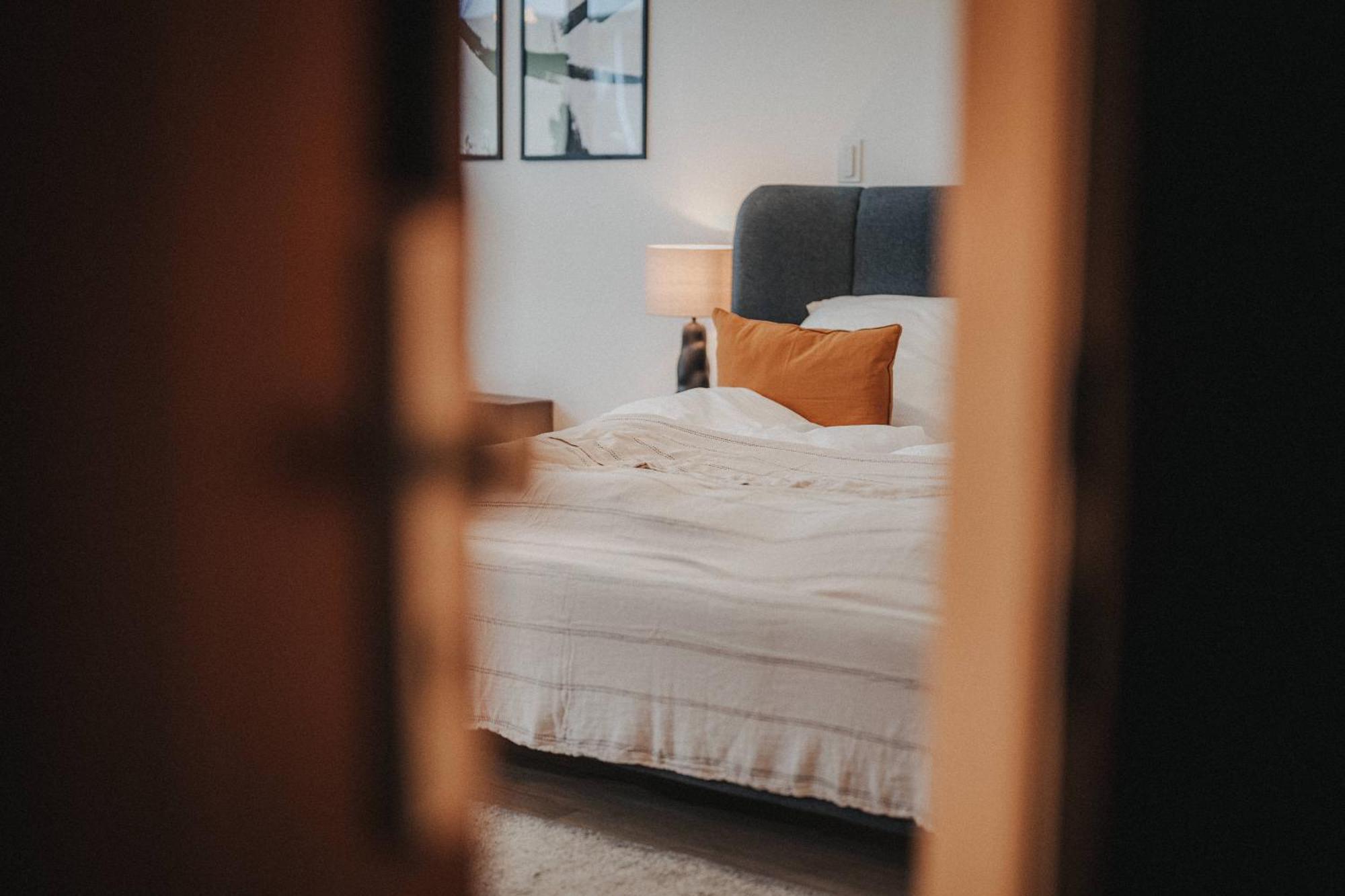 Downtown Apartment Mit Luxusbad Am Hafen Nur 5 Minuten Zu Fuss In Die Innenstadt Und Zum Bahnhof! Oldenburg Esterno foto