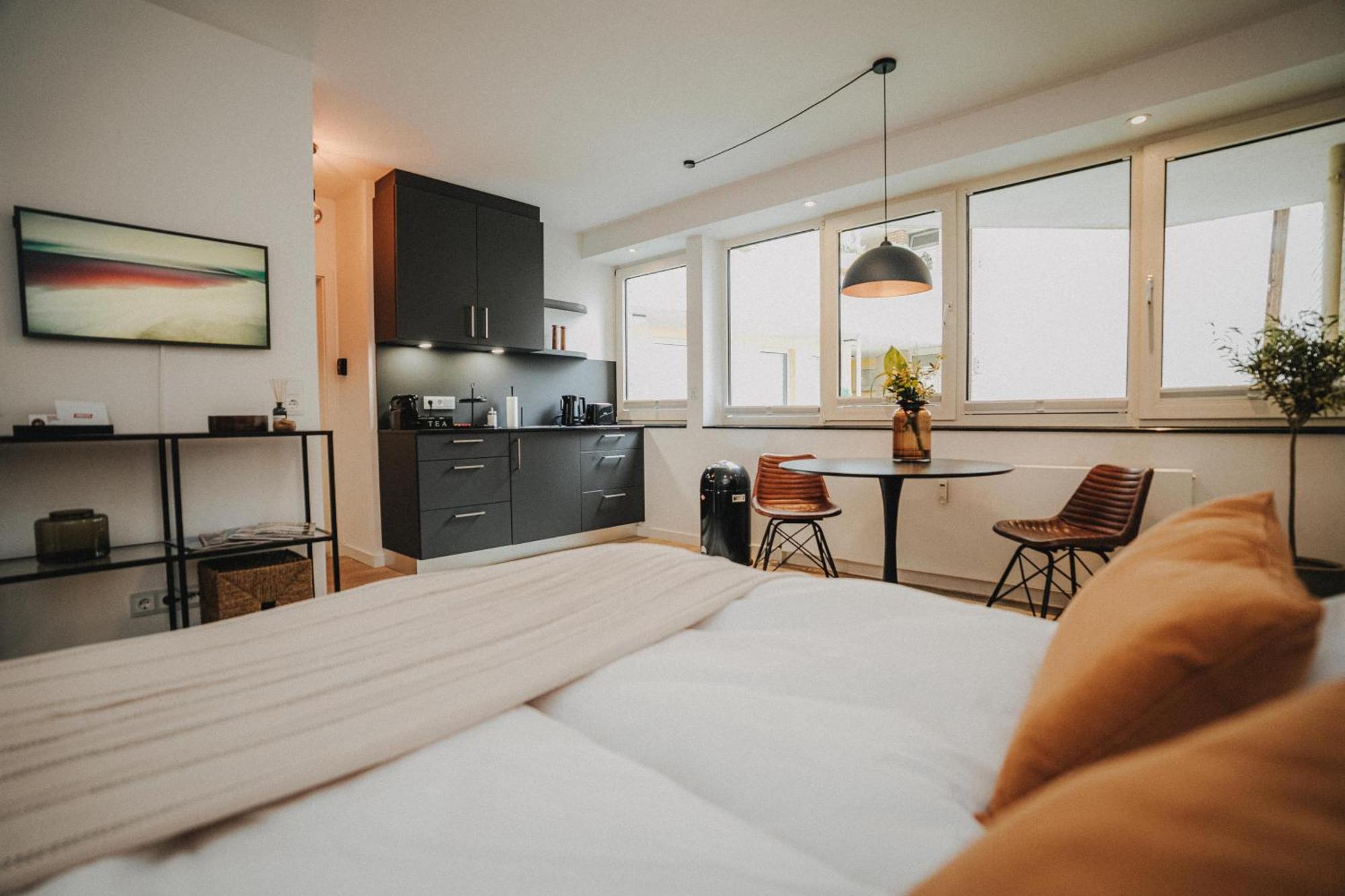 Downtown Apartment Mit Luxusbad Am Hafen Nur 5 Minuten Zu Fuss In Die Innenstadt Und Zum Bahnhof! Oldenburg Esterno foto