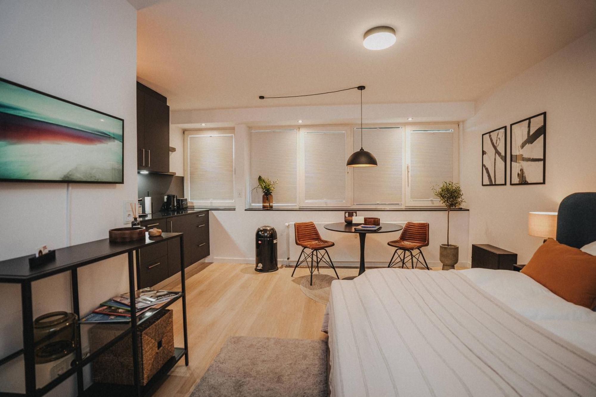 Downtown Apartment Mit Luxusbad Am Hafen Nur 5 Minuten Zu Fuss In Die Innenstadt Und Zum Bahnhof! Oldenburg Esterno foto
