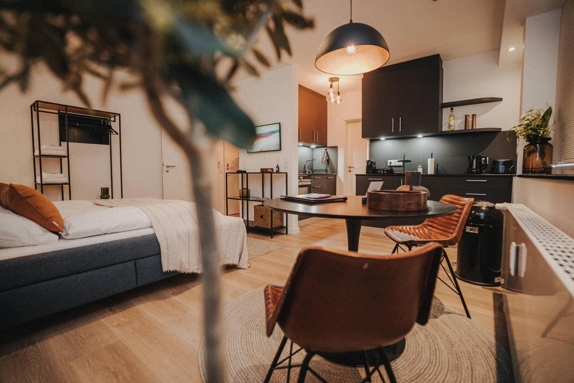 Downtown Apartment Mit Luxusbad Am Hafen Nur 5 Minuten Zu Fuss In Die Innenstadt Und Zum Bahnhof! Oldenburg Esterno foto